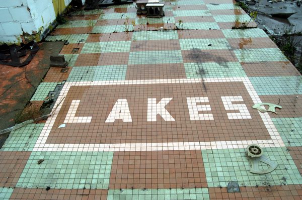 Lakes Drive-In Theatre - My Favorite Pic On This Entire Site - Note The Broken Film Reel (newer photo)